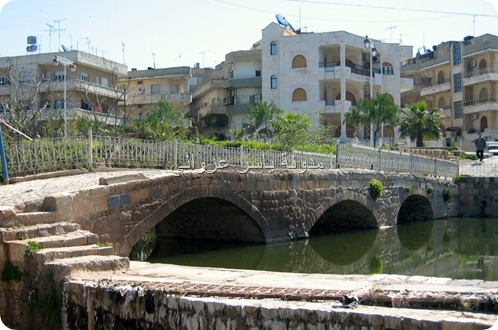 جسر باب النهر الحجري