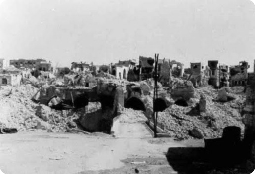 الحي الاثري مدمر بالكامل